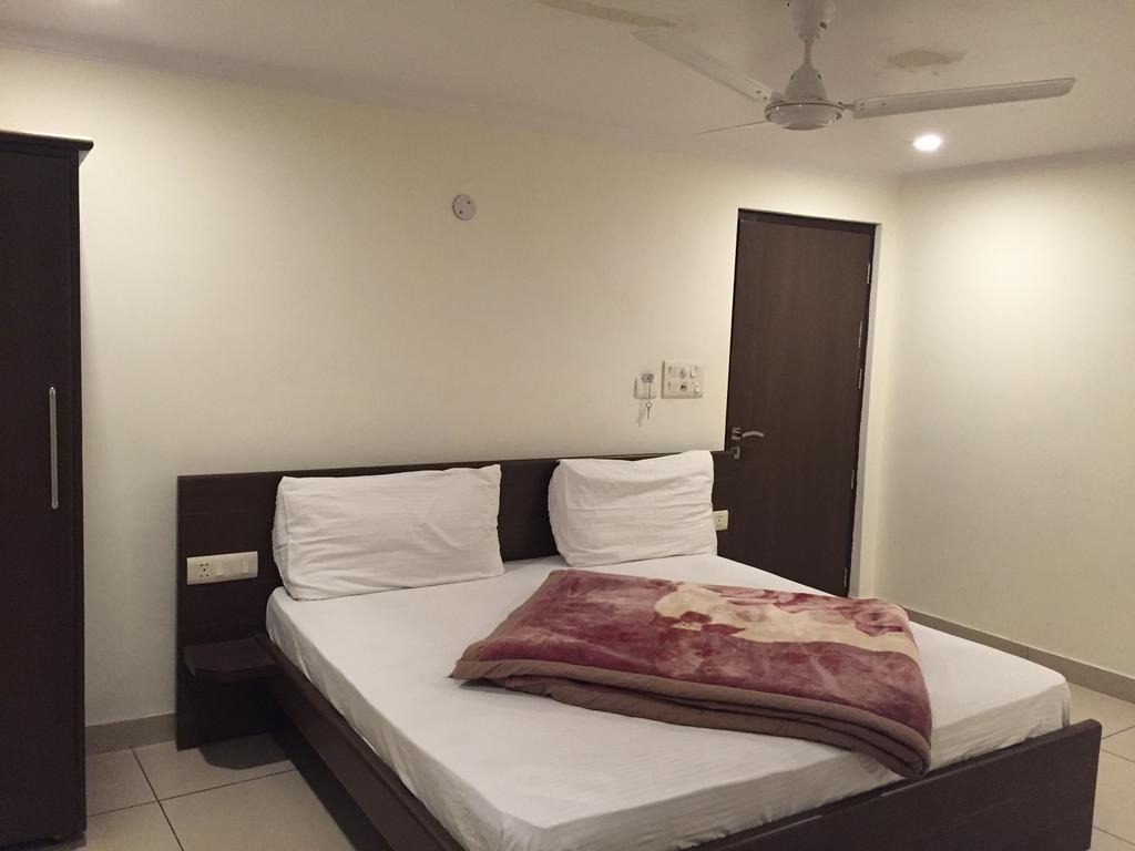 Hotel Surya Haldwani Room photo