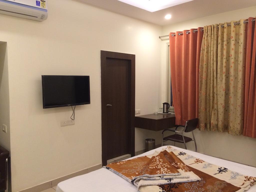Hotel Surya Haldwani Room photo